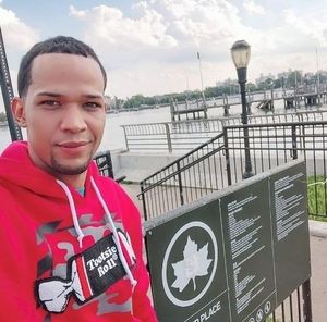 Meet your Posher, Emmanuel